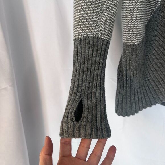 Max Studio Gray White Striped Shawl Collar Open Front Cardigan Thumbholes Sz SM - Picture 6 of 8